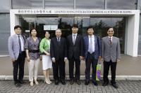 Group photo of Prof. Chan Wai-yee (middle), Prof. Fung Kwok-pui (right) and the Korean delegation taken during the visit
